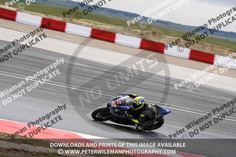 cadwell no limits trackday;cadwell park;cadwell park photographs;cadwell trackday photographs;enduro digital images;event digital images;eventdigitalimages;navarra;no limits trackdays;peter wileman photography;racing digital images;trackday digital images;trackday photos